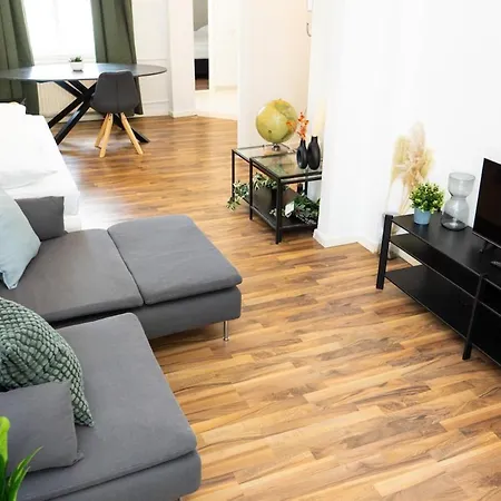 - 3 Beds - Kitchen - Wifi - Washing Machine Apartman *