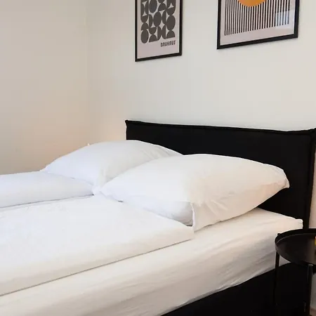 Grosszuegiges Altbremer-apartment Mit Whirlwanne - Near River * Бремен